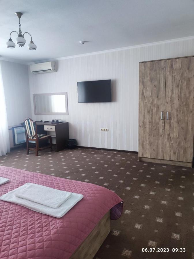 Apart-Hotel 24/7 Kamianets-Podilskyi Exterior photo